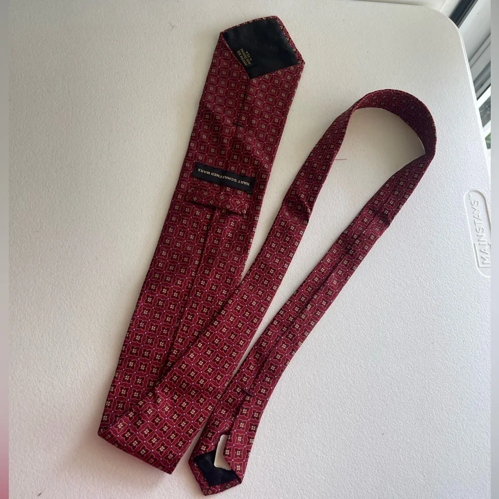 Hart Schaffner Marx imported silk red tie